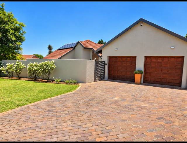 5 BEDROOM HOUSE FOR SALE IN GLEN MARAIS
